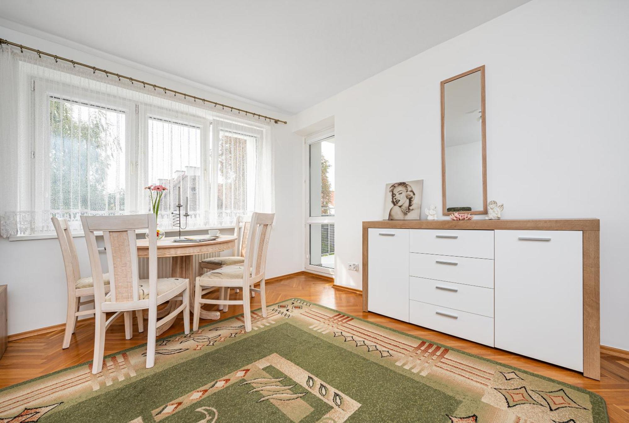 Emily Brzezno Apartment *